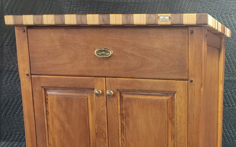Buffet.  Sur commande.